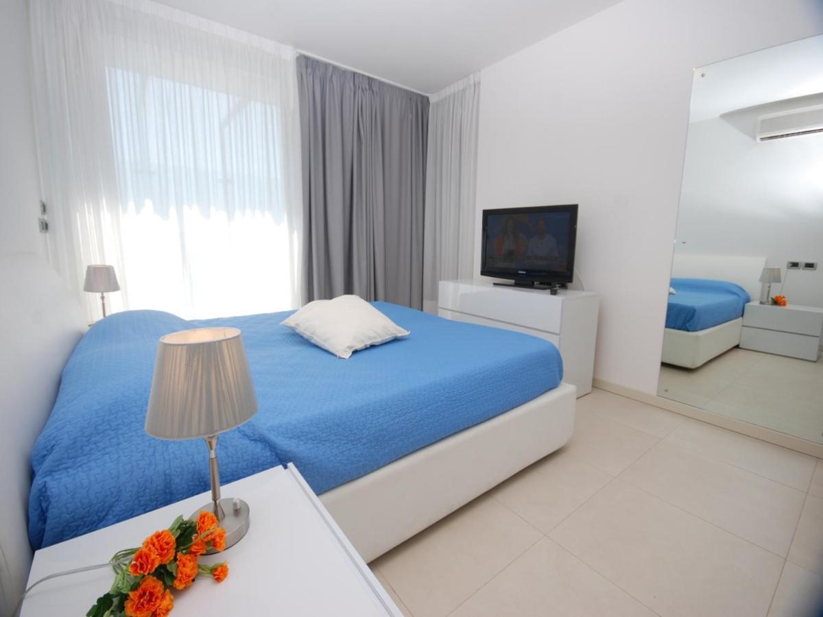 Residenza Ore Felici ลินญาโน ซับเบียโดโร ภายนอก รูปภาพ